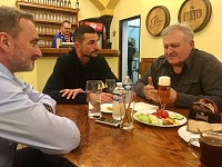 S Leošem a s Drahošem si vždy máme o čem povídat - vážně i nevážně, ale samozřejmě příjemně :-)